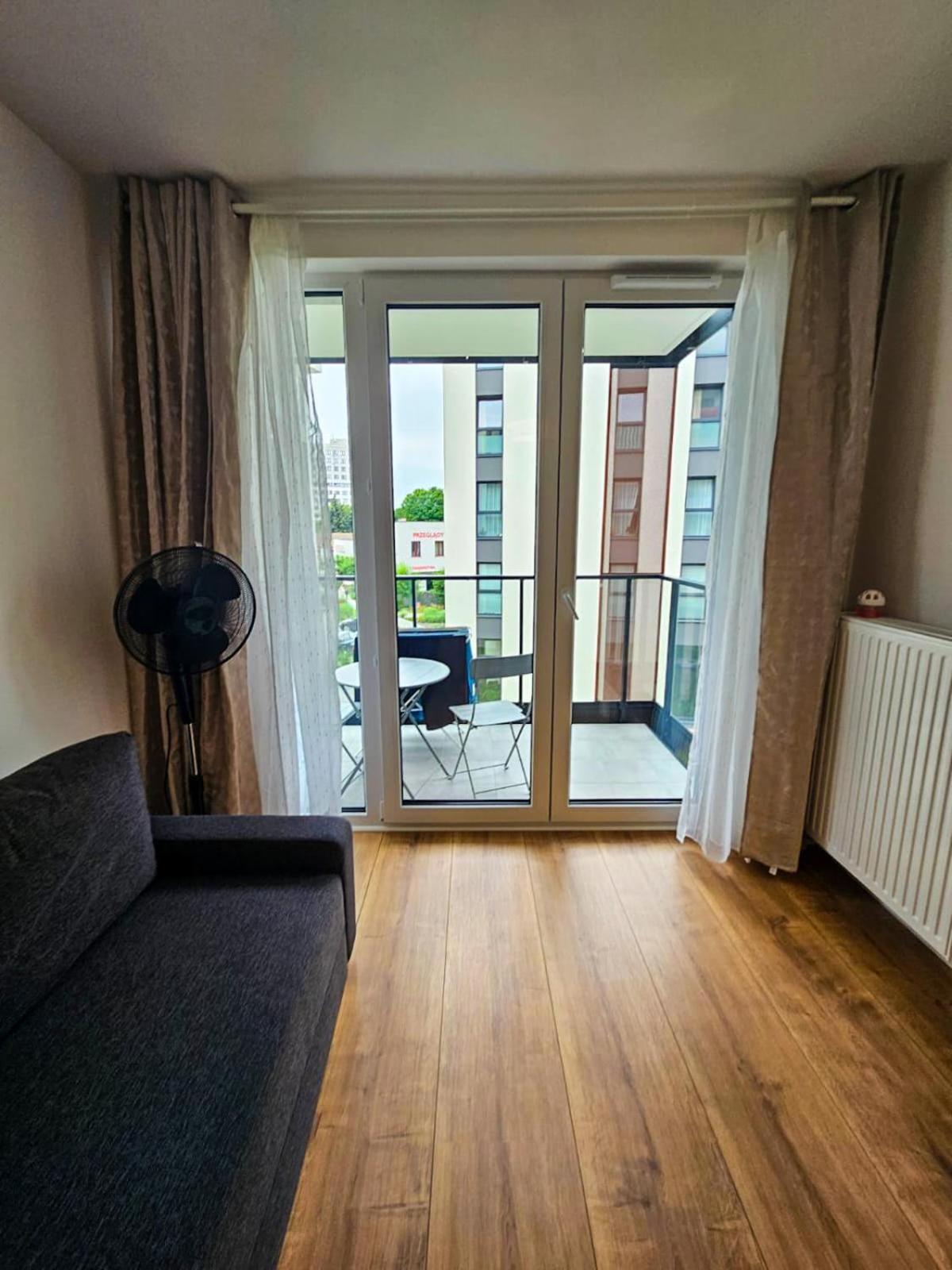 Elegant Two-Room Apartment, Sleeps 4, Near Turon Arena, With Balcony Krasków Eksteriør bilde