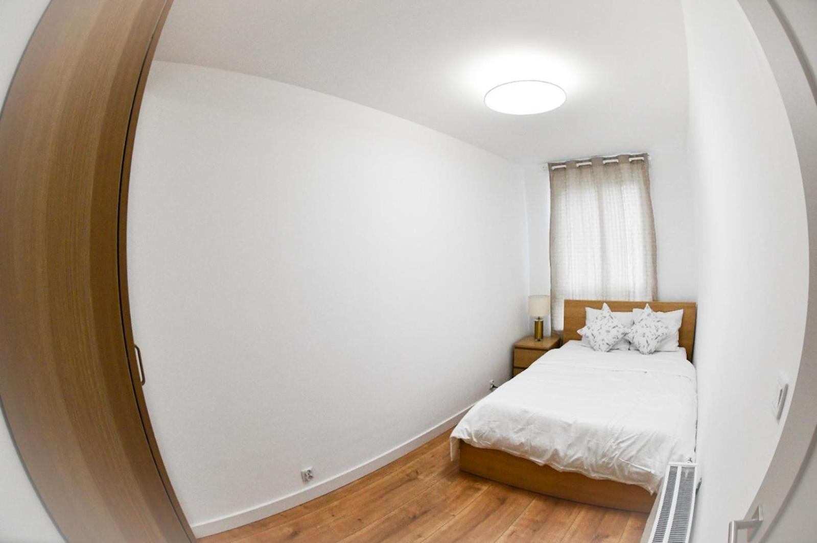 Elegant Two-Room Apartment, Sleeps 4, Near Turon Arena, With Balcony Krasków Eksteriør bilde