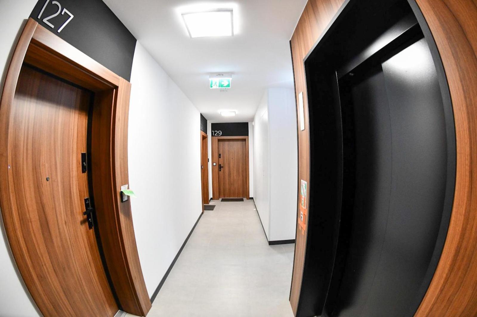 Elegant Two-Room Apartment, Sleeps 4, Near Turon Arena, With Balcony Krasków Eksteriør bilde
